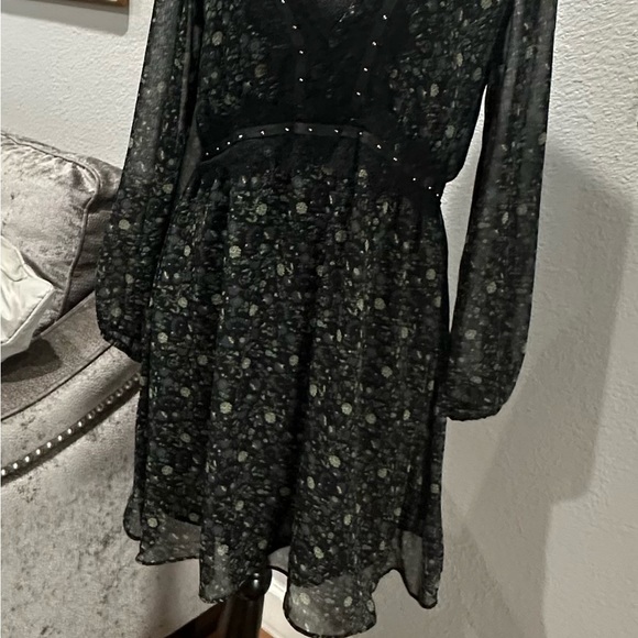 Zara M size short dress ( 100% Polyester ) - Picture 5 of 12